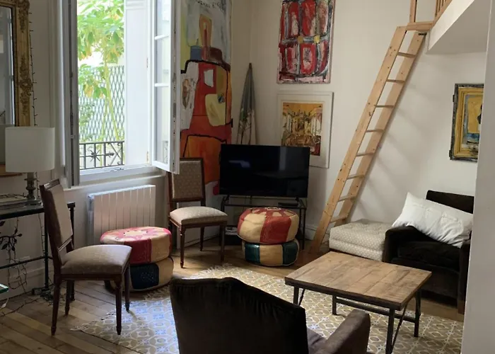 Eiffel Tower - Quiet, Charming - 2 Prs *